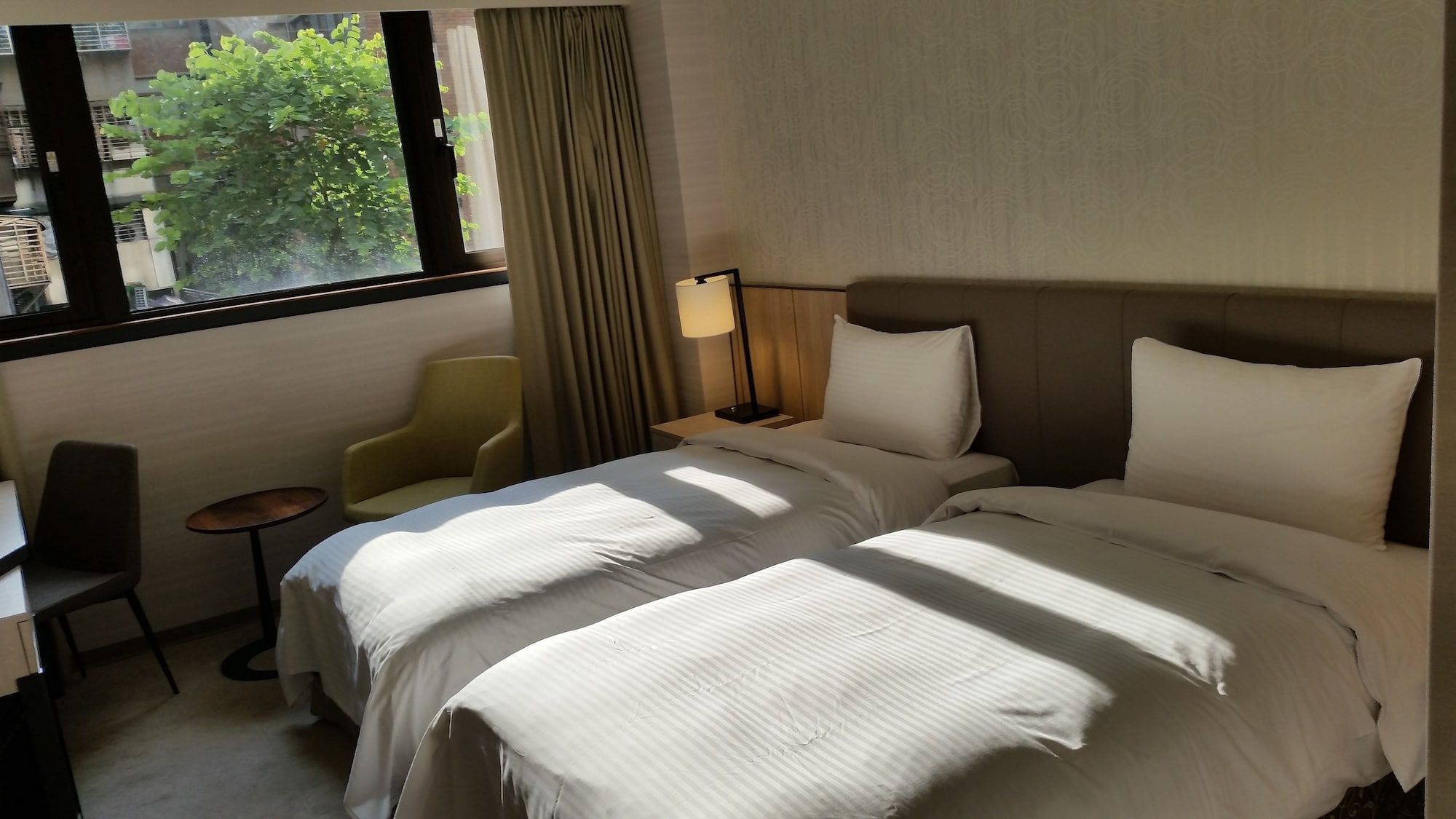 CLASSIC, TWIN BEDS