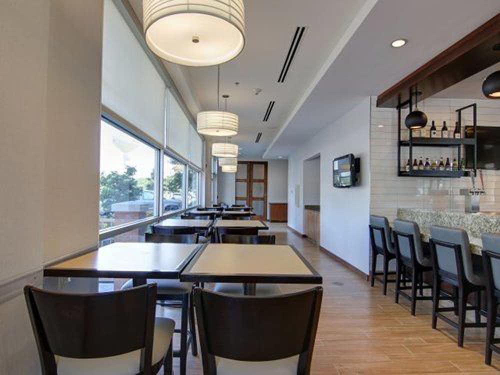 HYATT house Chicago/Naperville/Warrenville 57/69