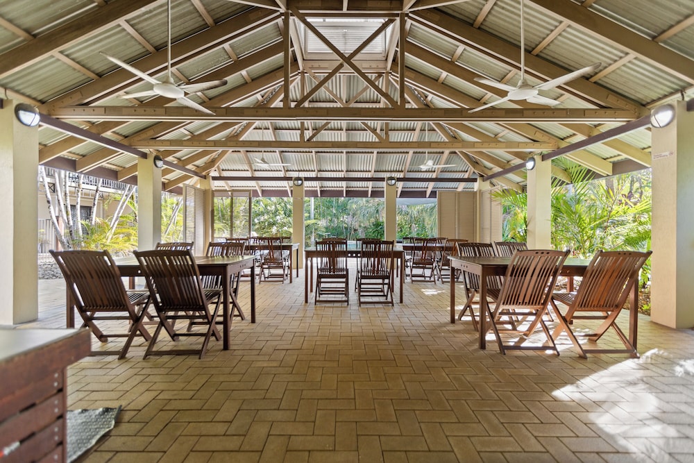 Trinity Beach Club Holiday Apartments 21/27