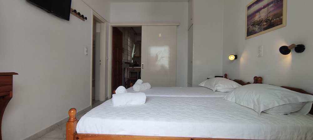 2 BEDROOMS, STANDARD, QUADRUPLE