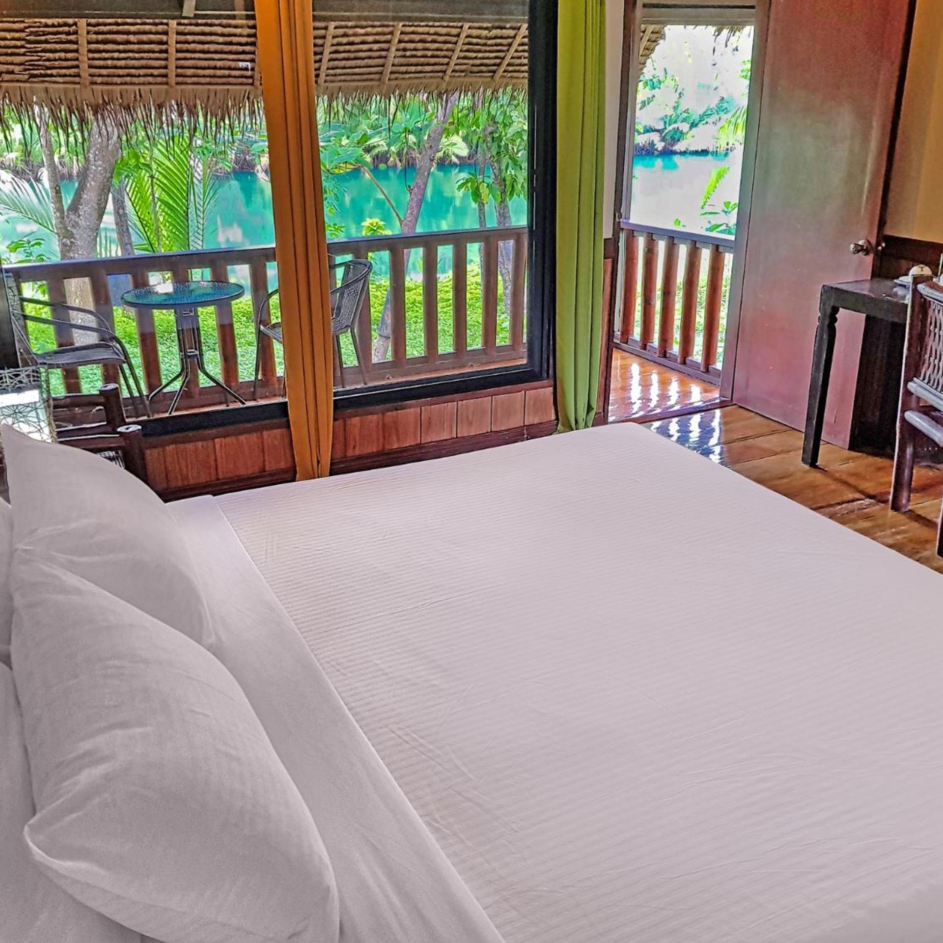 غرفة بسرير مزدوج أو سريرين منفصلين بإطلالة على البحيرة، Loboc River Resort 3/5