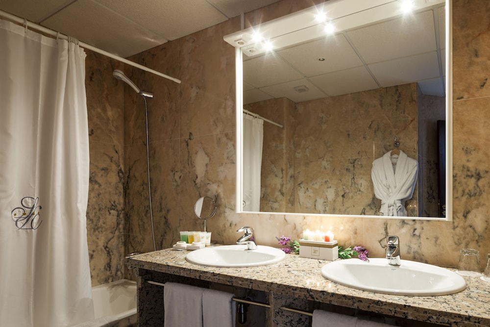 S'Argamassa Boutique Hotel 68/69