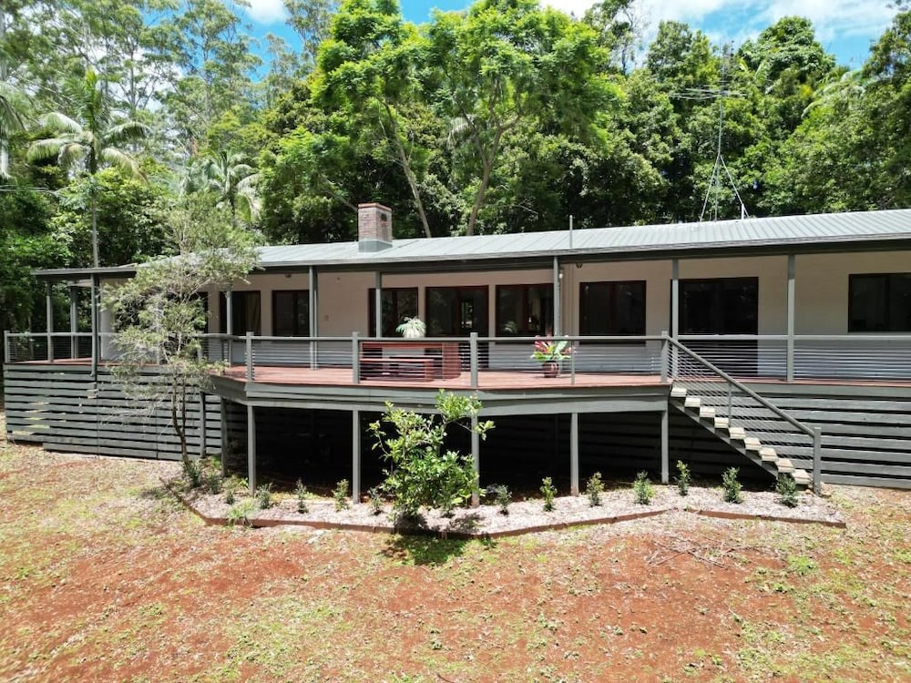 PETHERS RAINFOREST RETREAT 1/50