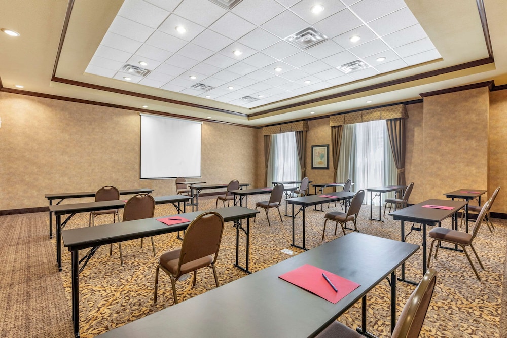 Comfort Suites Frisco 29/39