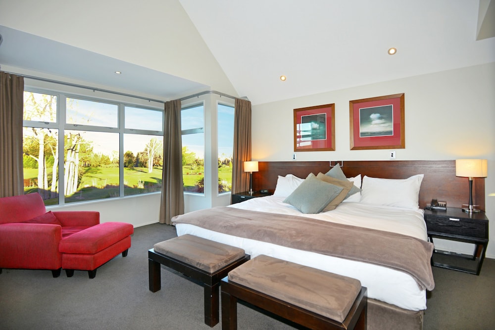 Suite, Garden View