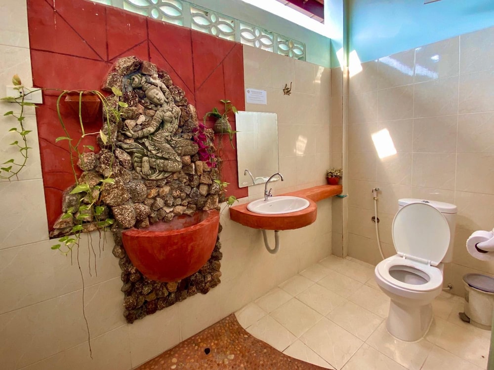 Shanti Lodge Phuket 57/58