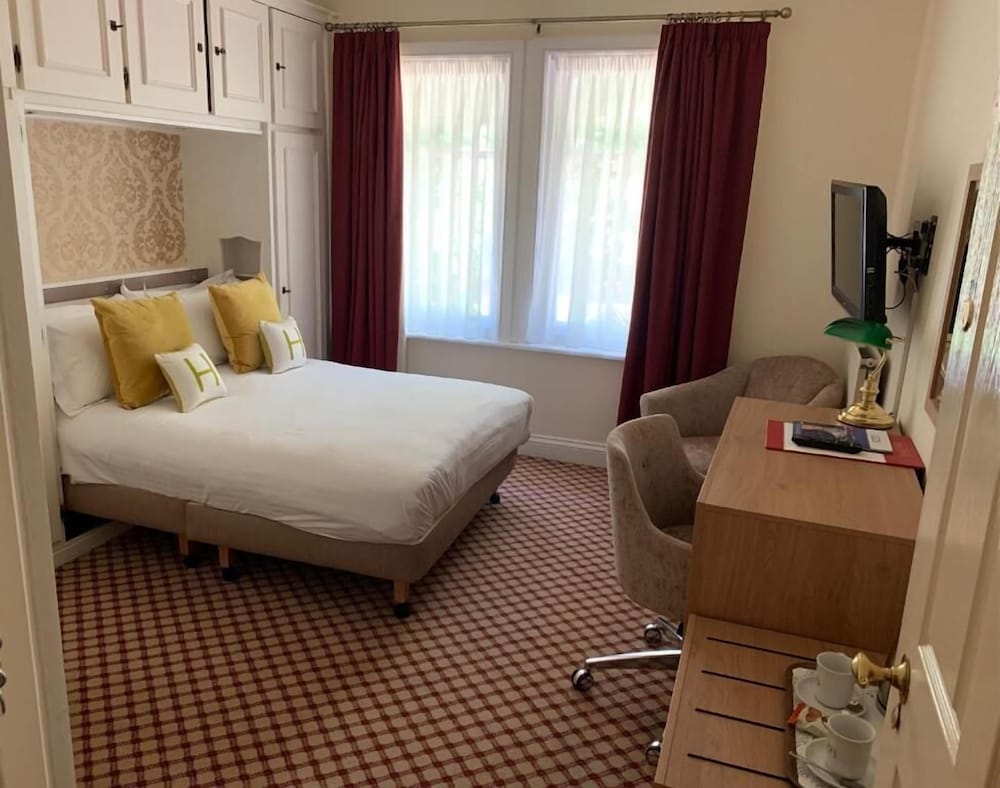 Haley s Hotel 20/65