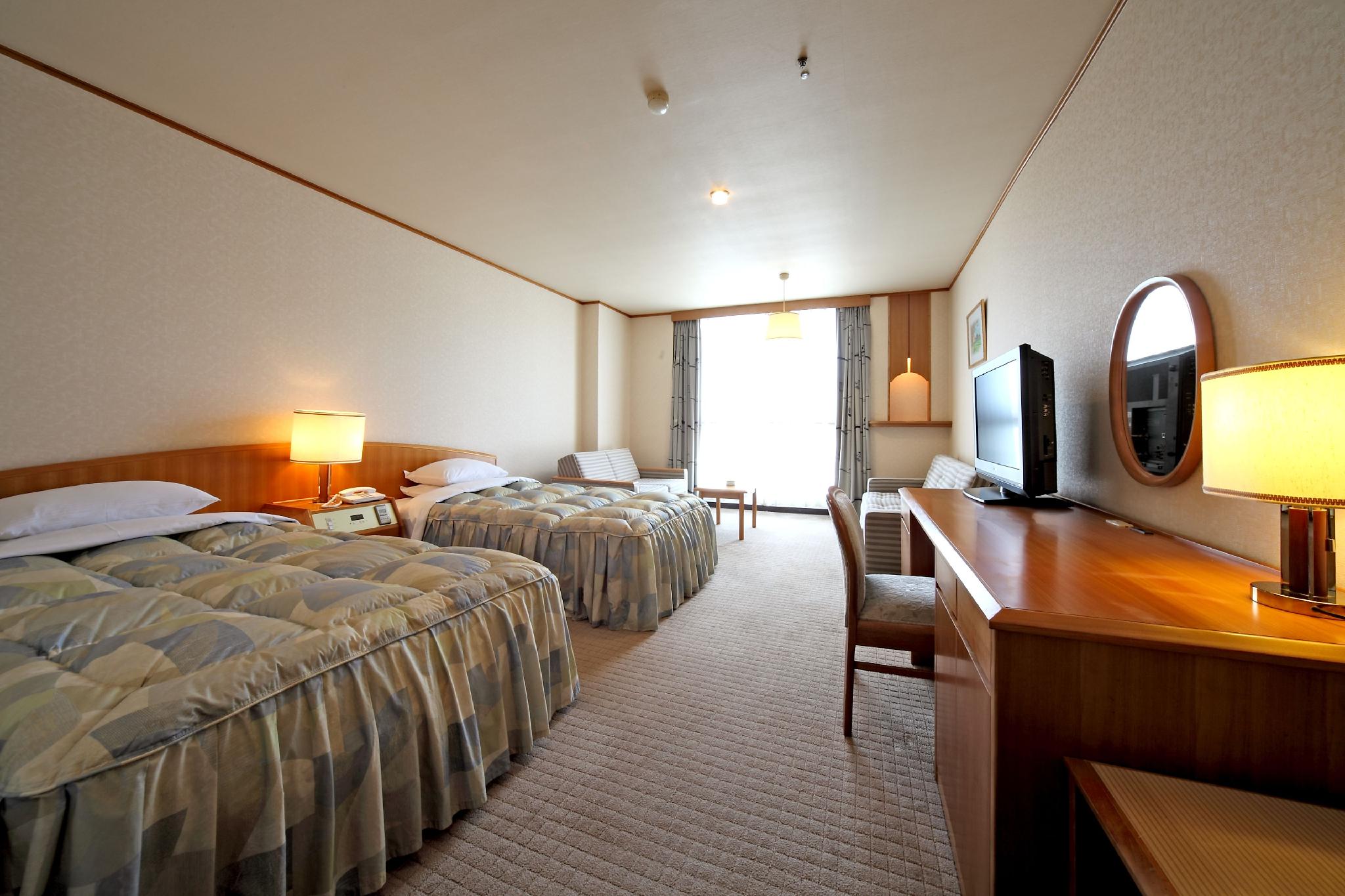 Room, Twin Beds, Town View