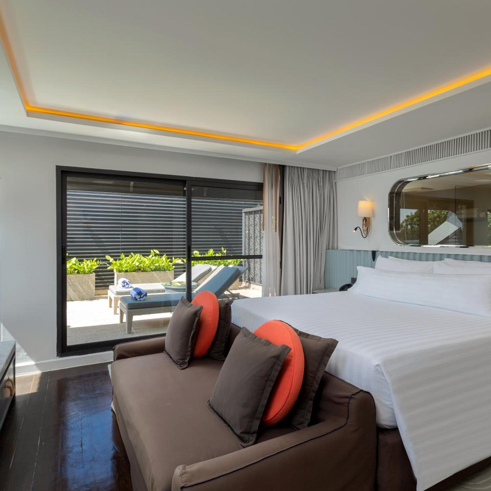 Hideaway, Suite