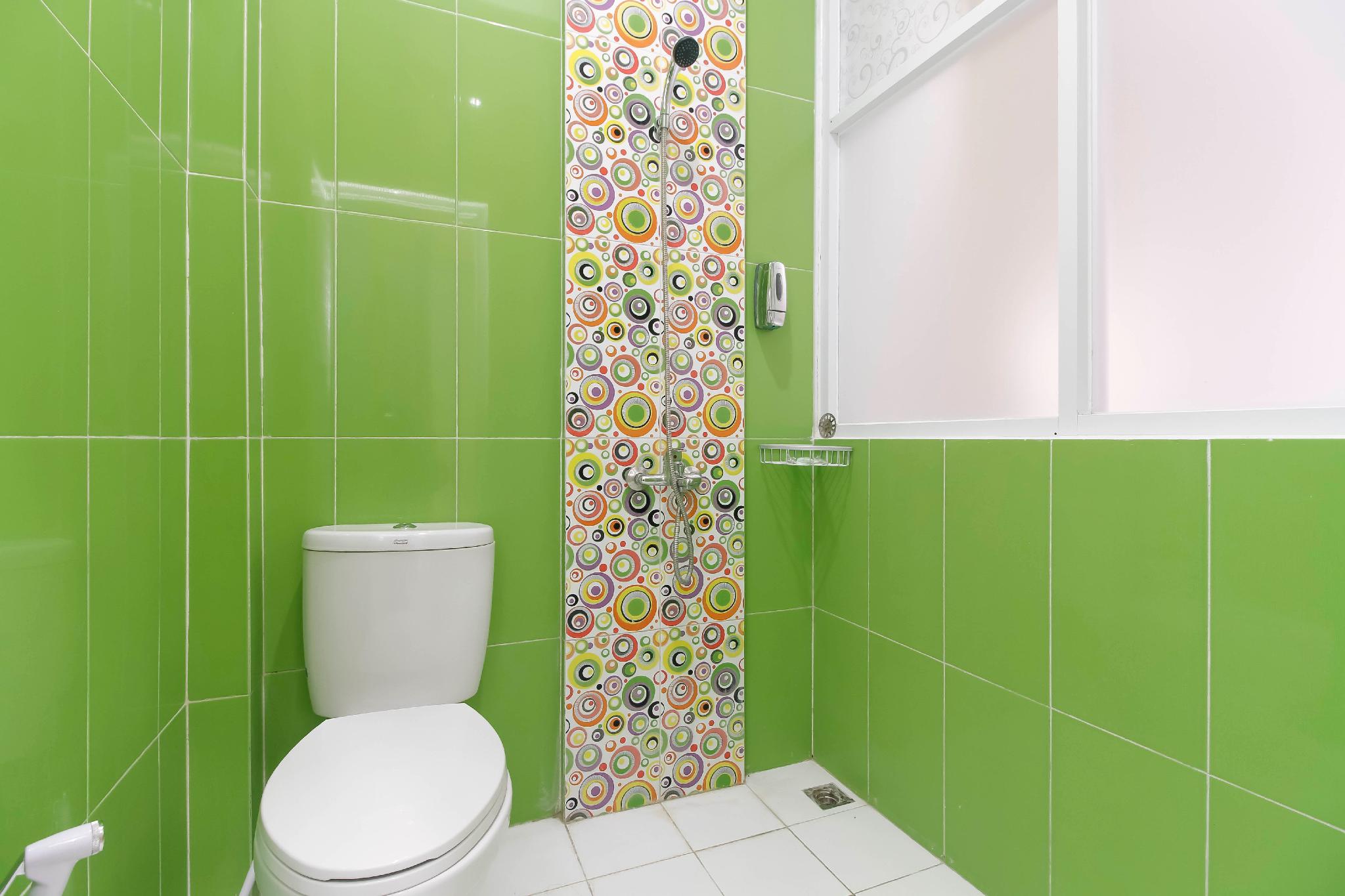 Reddoorz Plus Near Stasiun Bekasi 45/45