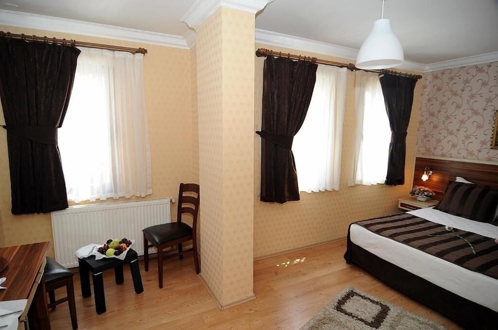 Angel's Garden Hotel 24/69