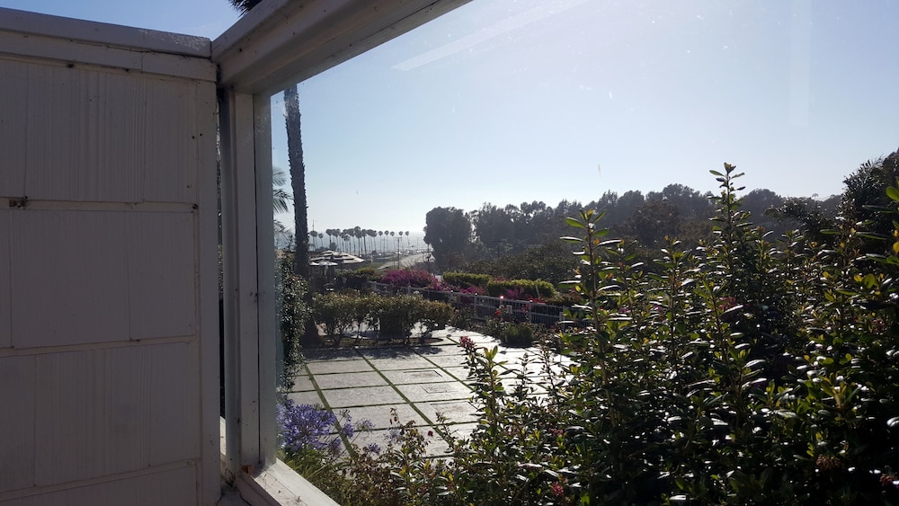 Malibu Country Inn 23/50