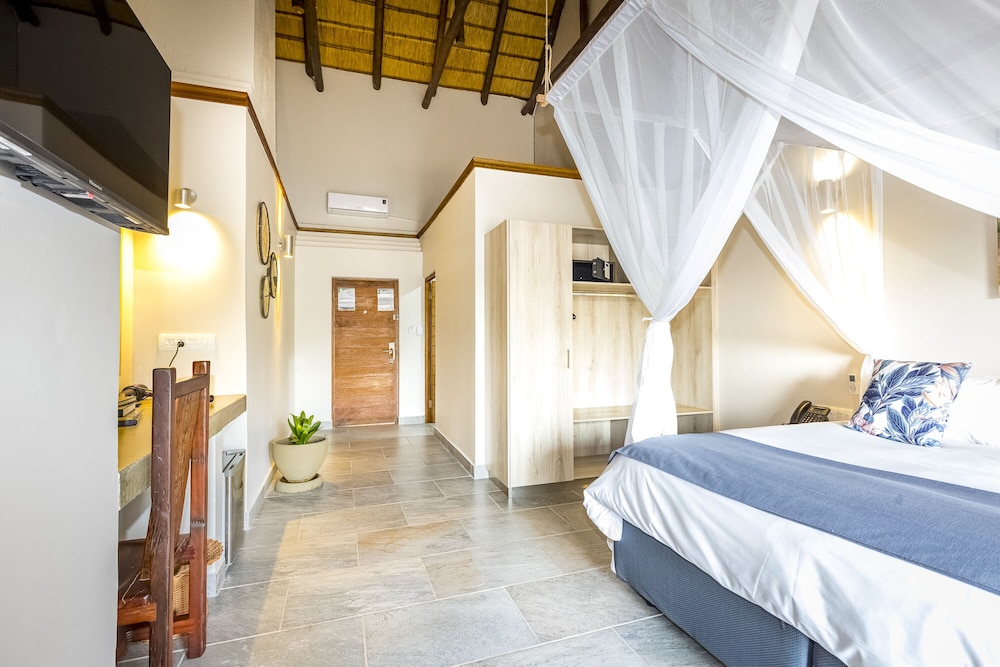 Umbhaba Lodge 12/65