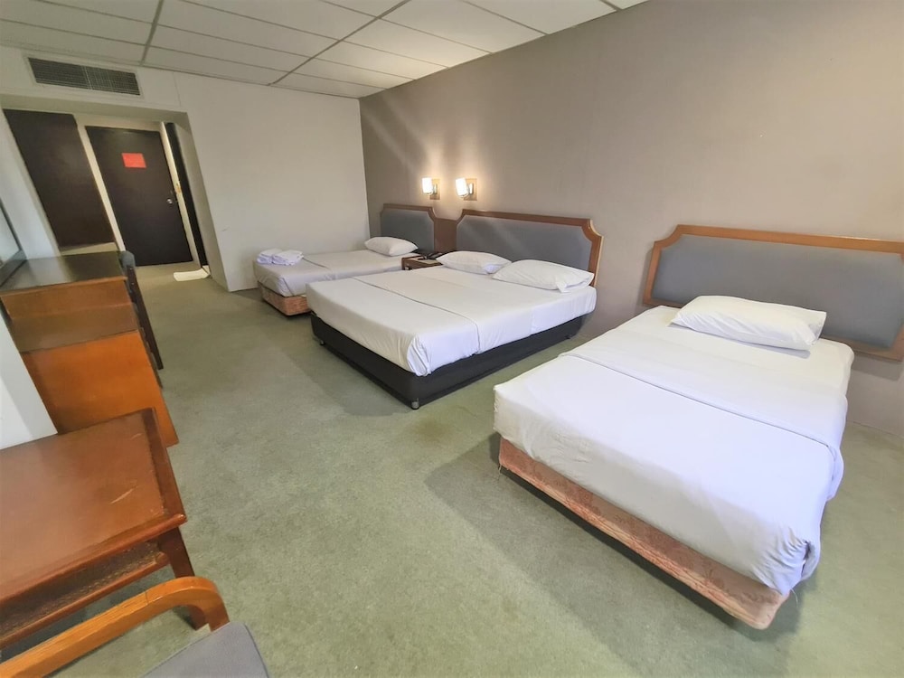 Anika Inn 18/44