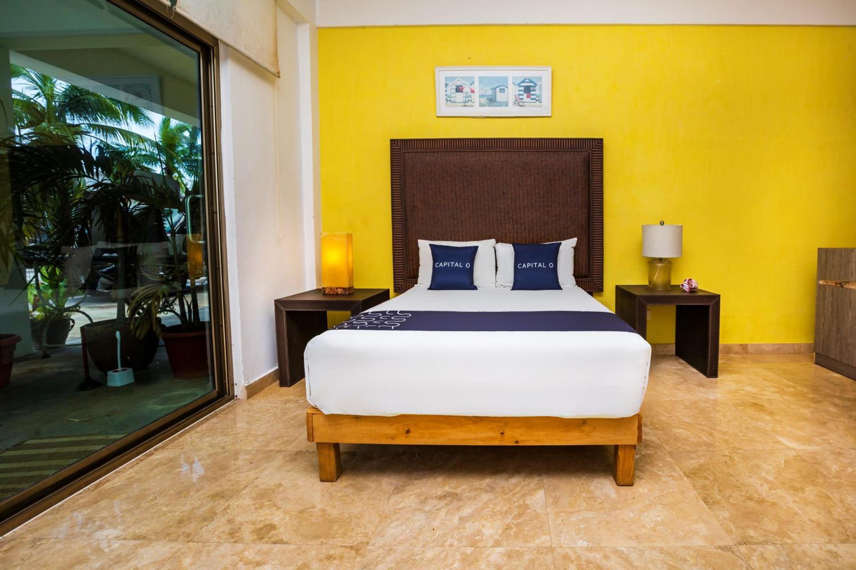 Superior, 2 Beds, Capital O Cancun International Airport 24/7 2/3