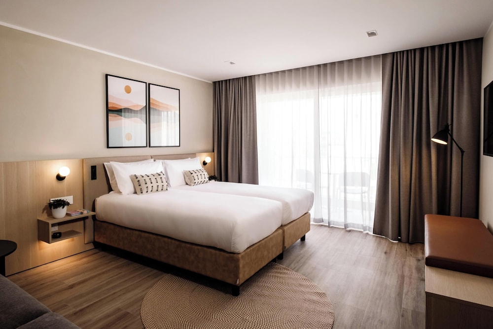 2 BEDROOMS, DELUXE, SUITE, CITY VIEW