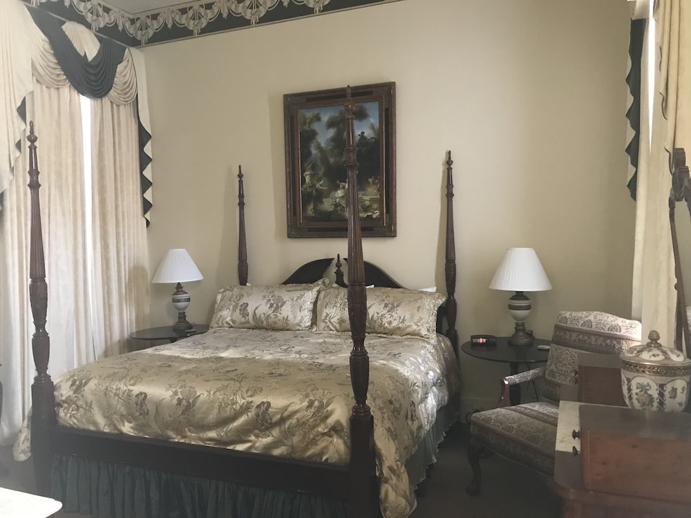 The Guest House Historic Mansion 56/73