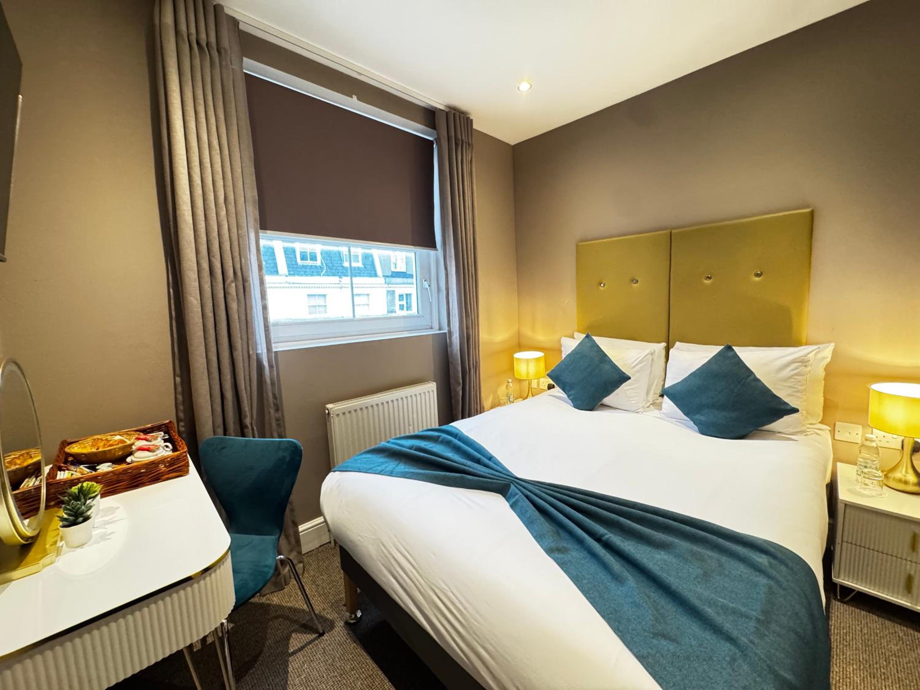 STANDARD, DOUBLE BED