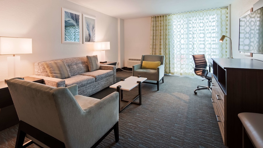 Best Western Plus Daytona Inn Seabreeze Oceanfront 32/47