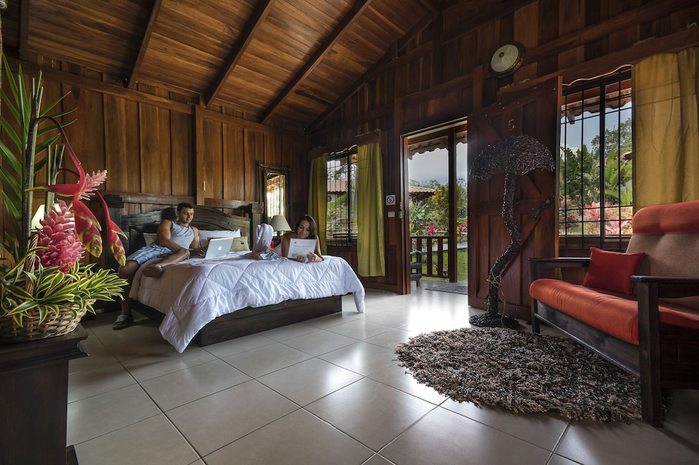 JUNIOR, CABIN