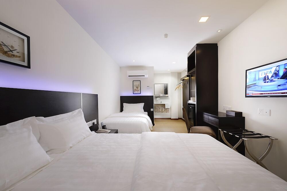 ERNES Hotel Bandar Perda 11/25