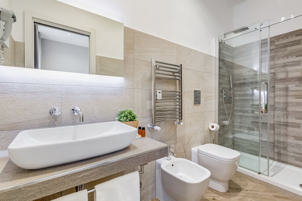 Colonna Luxury Suites 24/29