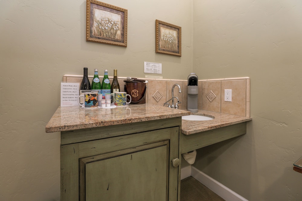 Cayucos Sunset Inn Bed and Breakfast 49/50