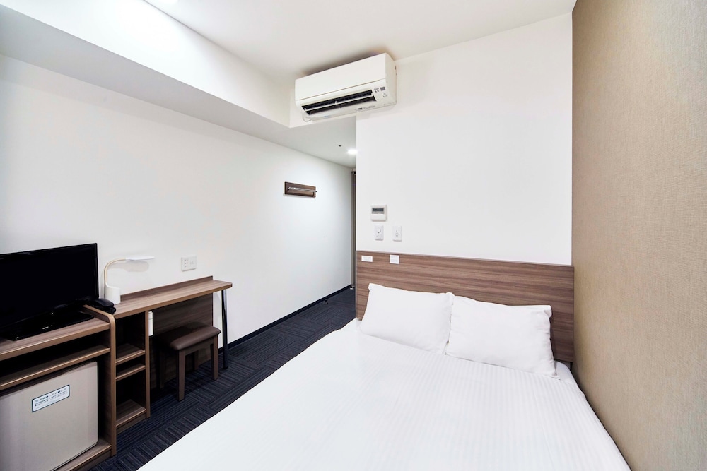 ROOM, DOUBLE BED