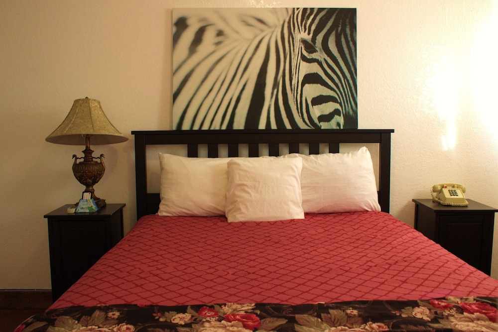 Tradewinds All Suite LAX photo2