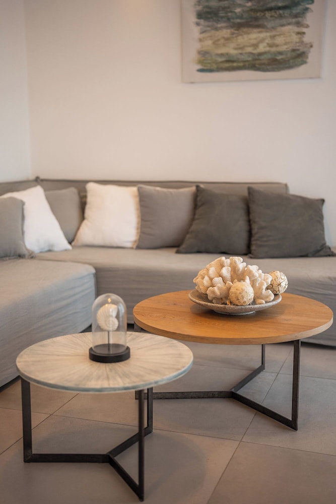 Amor Hideaway Villas by Mr and Mrs White 22/46