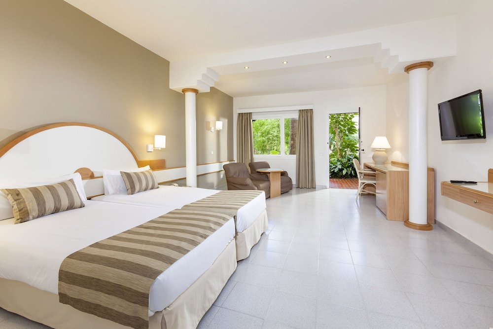 Hotel Parque San Antonio 32/75