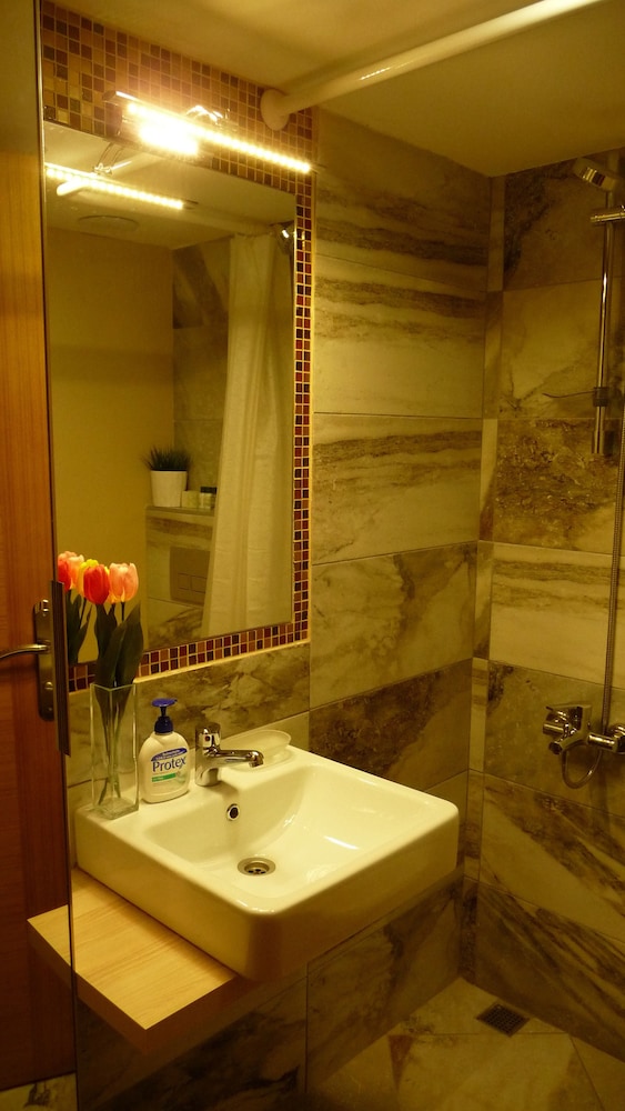 Apart 57 Taksim Harbiye 23/24