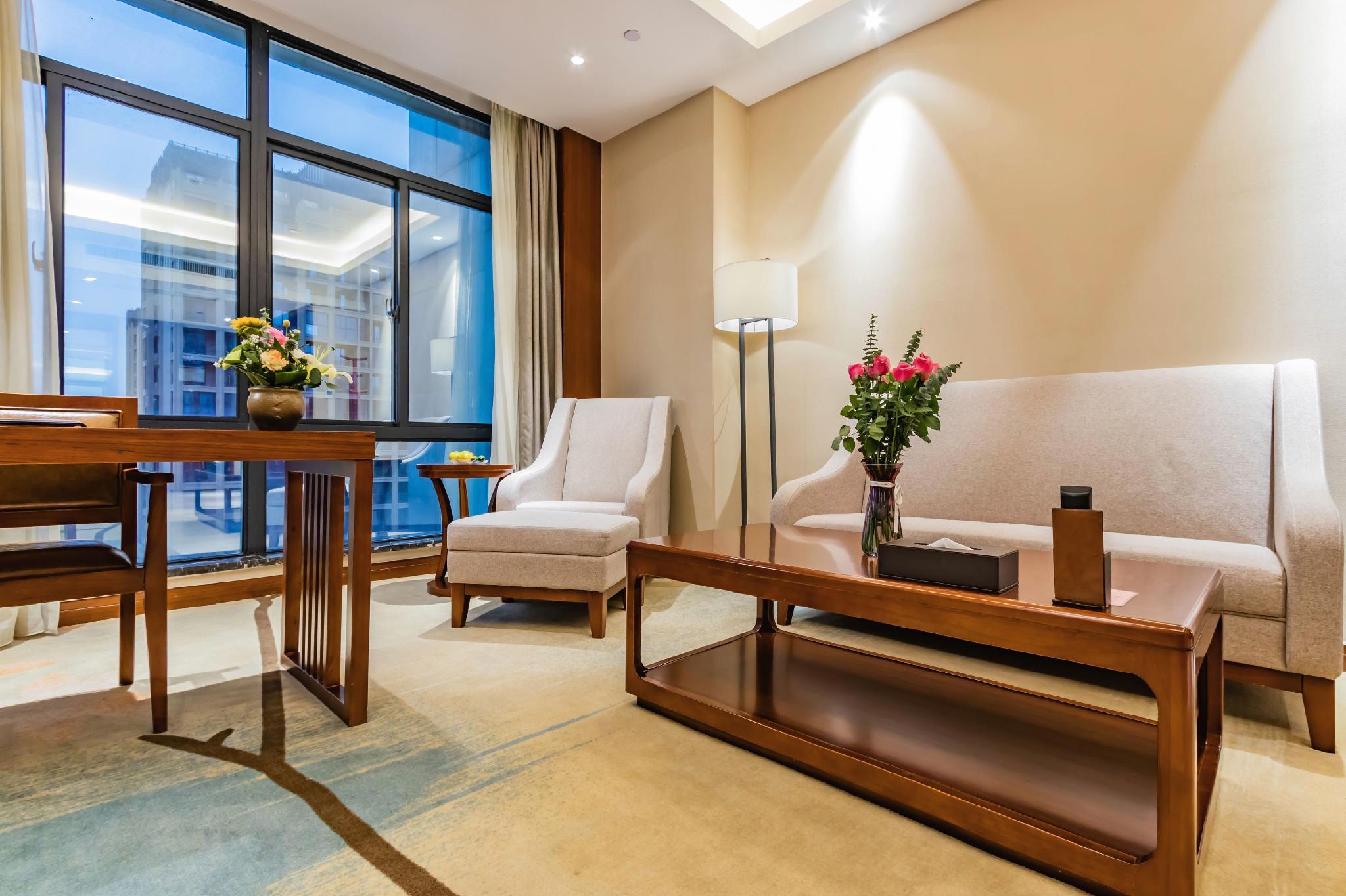 Dongfang Mingzhu Hotel 17/24