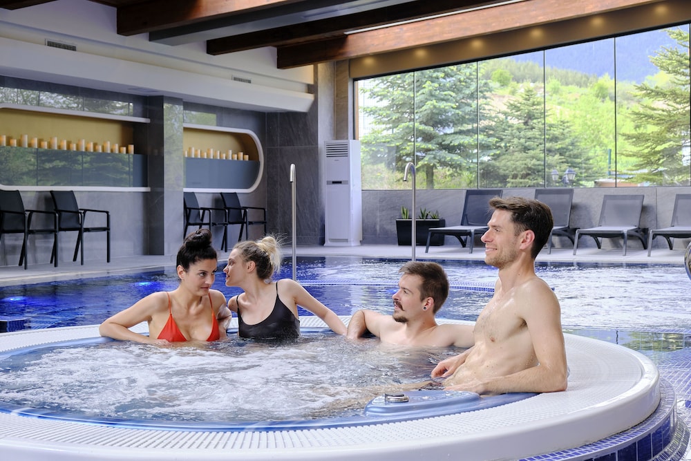 swimming pool spa