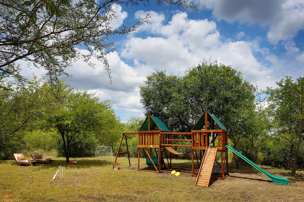 Lukimbi Safari Lodge 19/49
