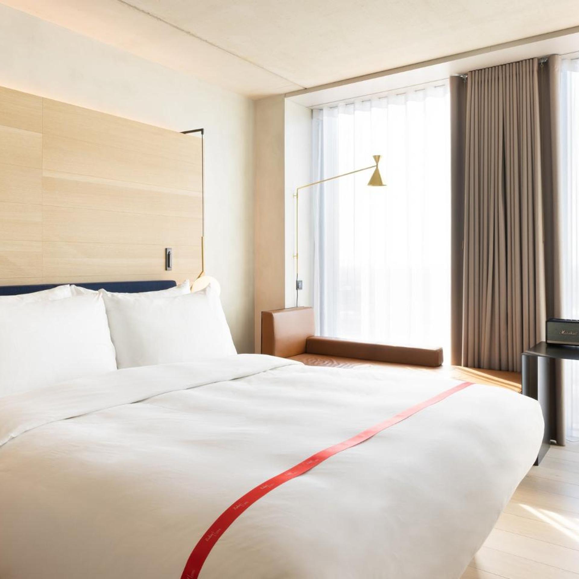Lovely, King Bed