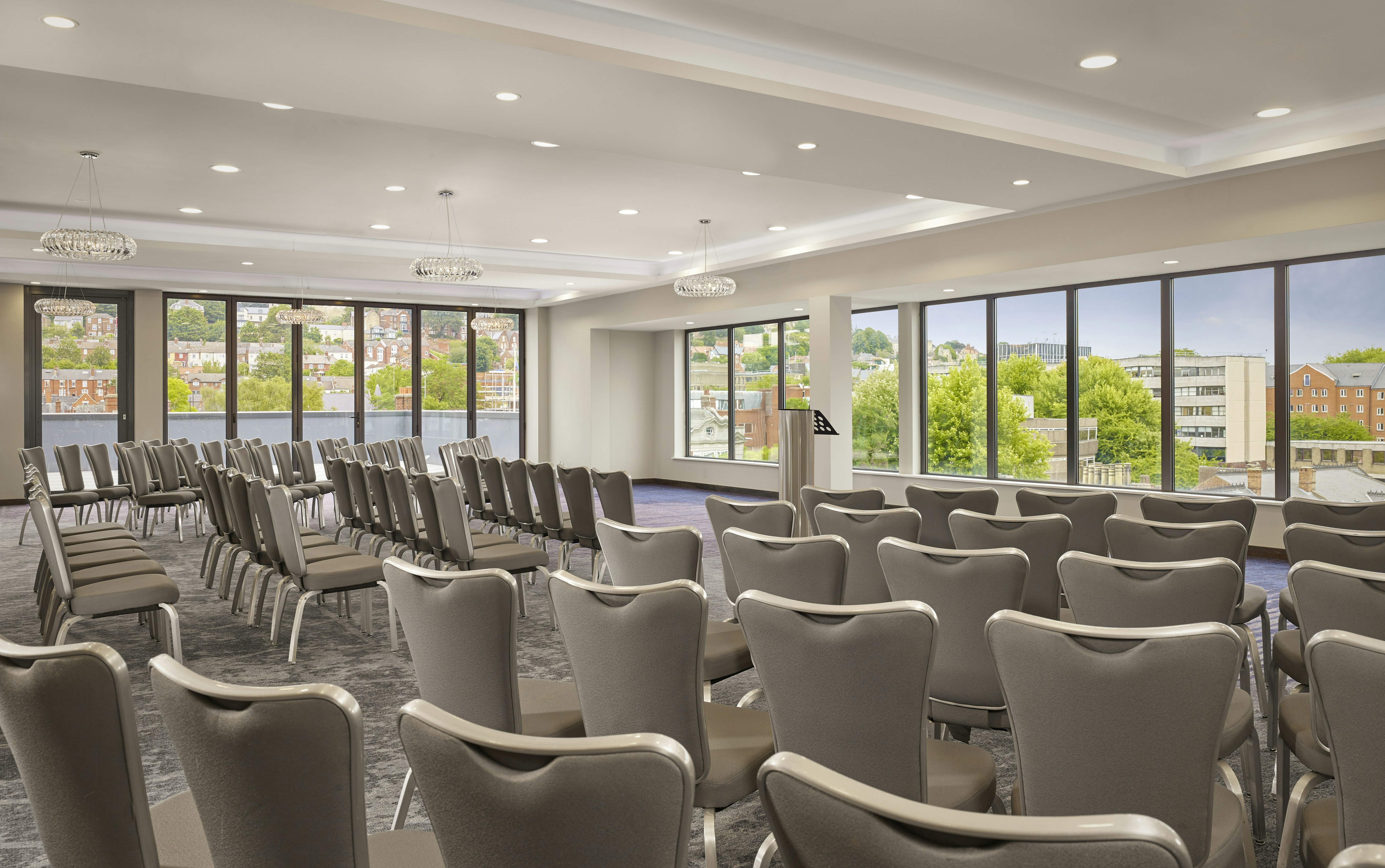 Doubletree By Hilton Lincoln 55/66