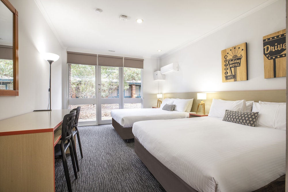 Burvale Hotel 13/39