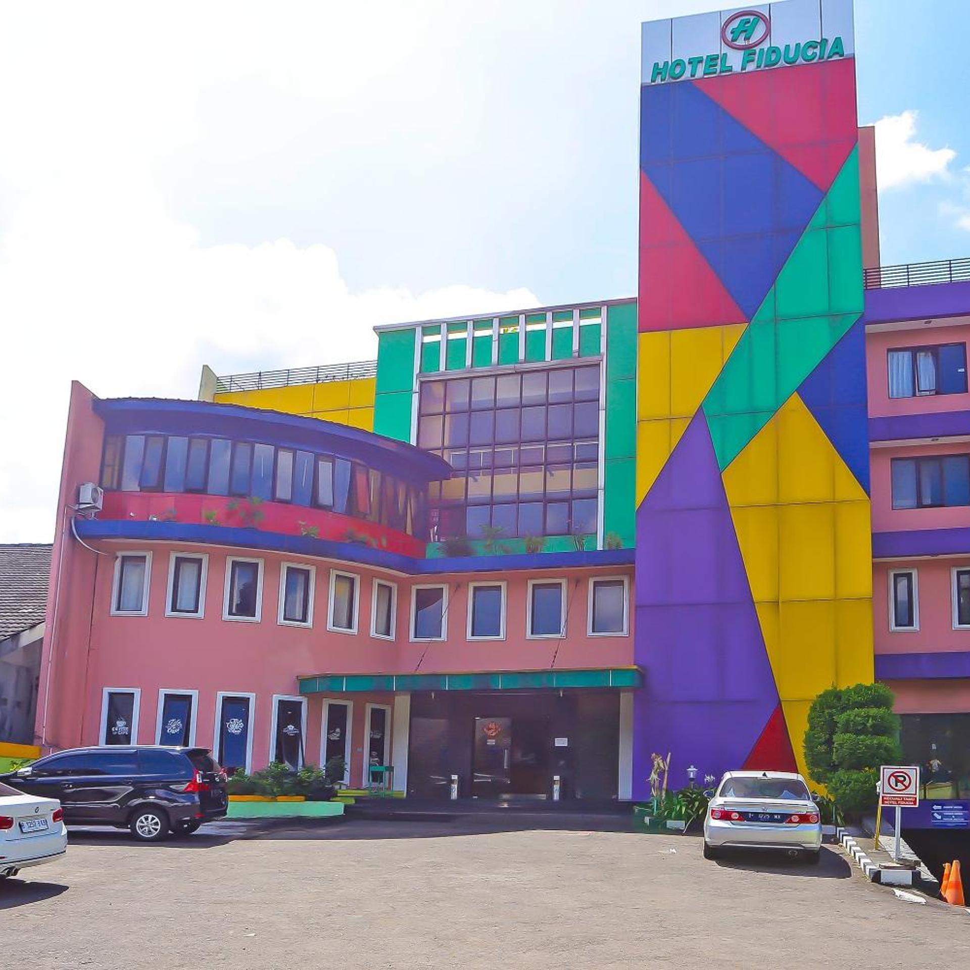 Townhouse OAK Hotel Fiducia Pasar Minggu 37/38