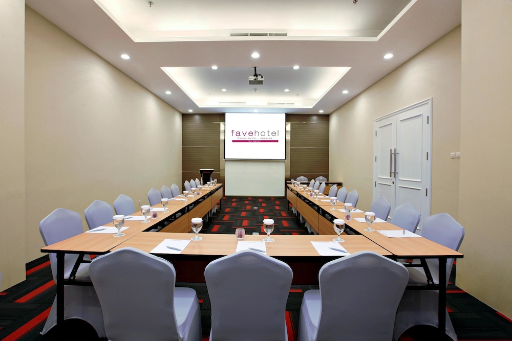 favehotel Zainul Arifin 15/18