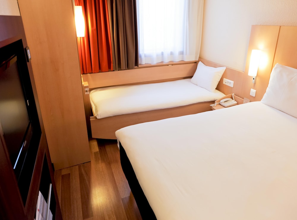 Ibis Grenoble Centre 15/67