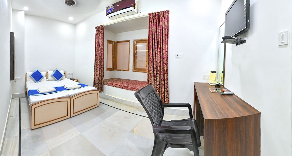 Hotel Akashdeep 49/50