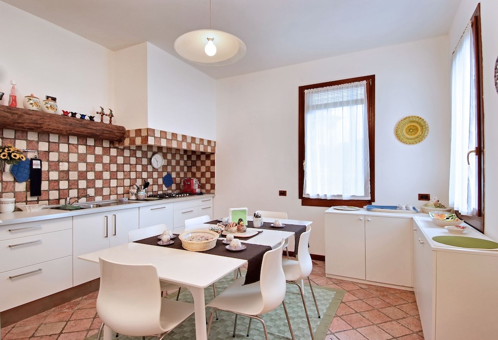 500 Bed And Breakfast 25/30