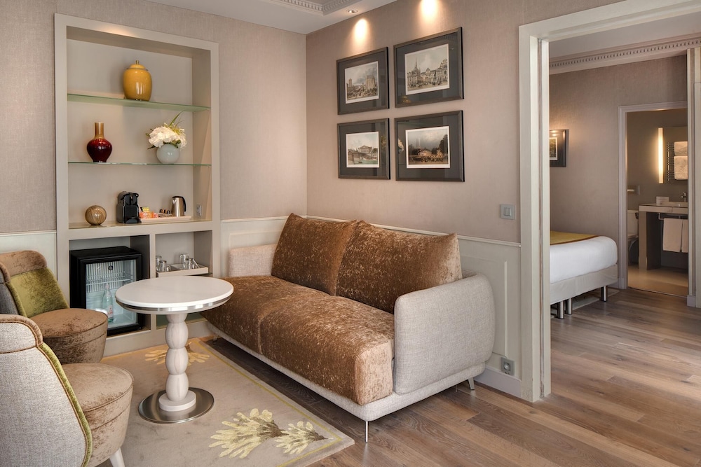 Hotel Rochester Champs-Elysees 48/68
