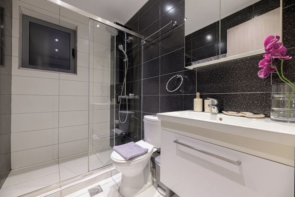 Pearl Luxury Living 36/38