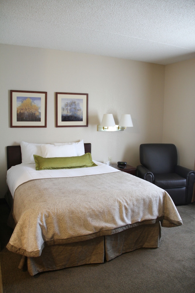 Candlewood Suites Columbus Fort Benning 21/75