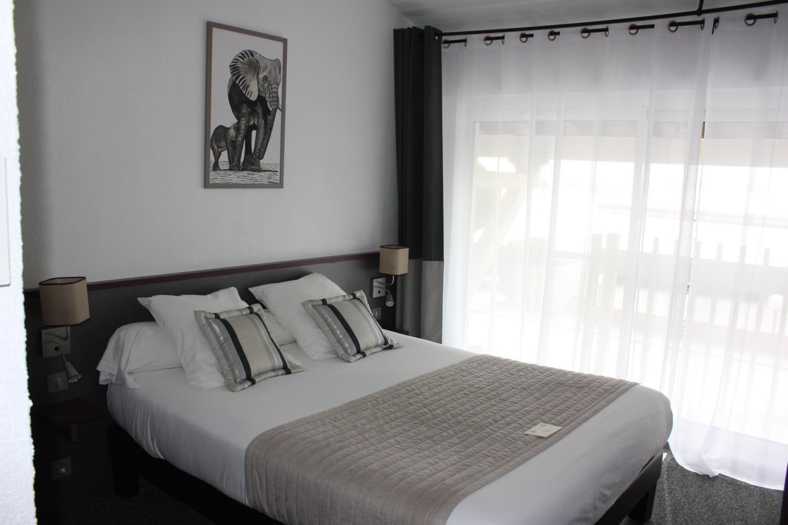 غرفة قياسية بسرير مزدوج بإطلالة، Hotel La Citadelle 4/10