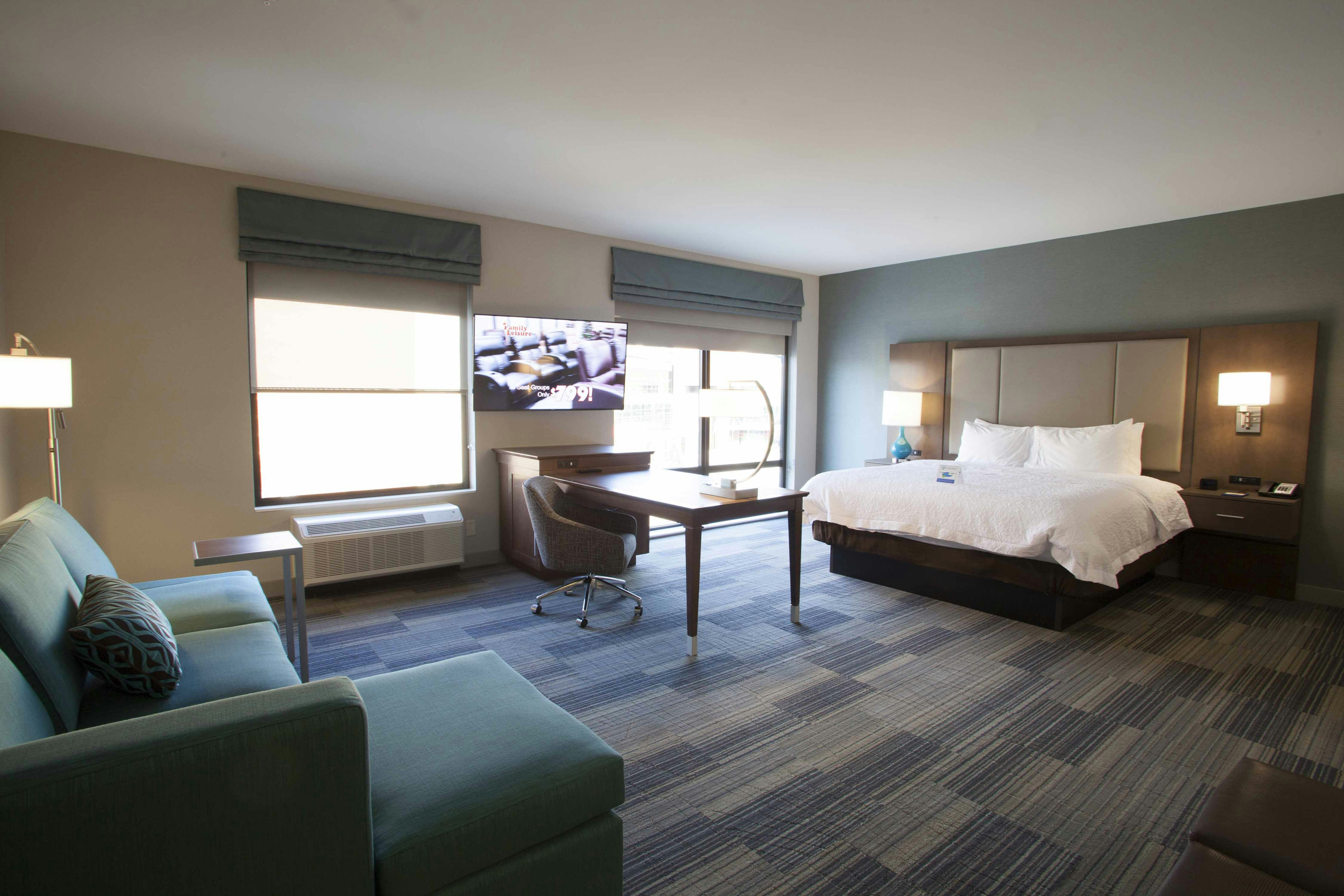 Hampton Inn Suites St Paul Downtown 17/70