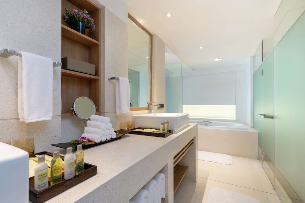 Pullman Phuket Karon Beach Resort 41/80