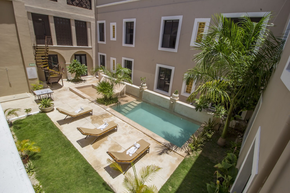 Hotel Merida 65/70